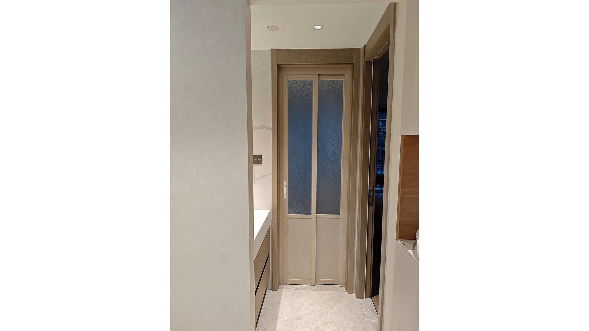 原木+银玻油砂+浅色木纹